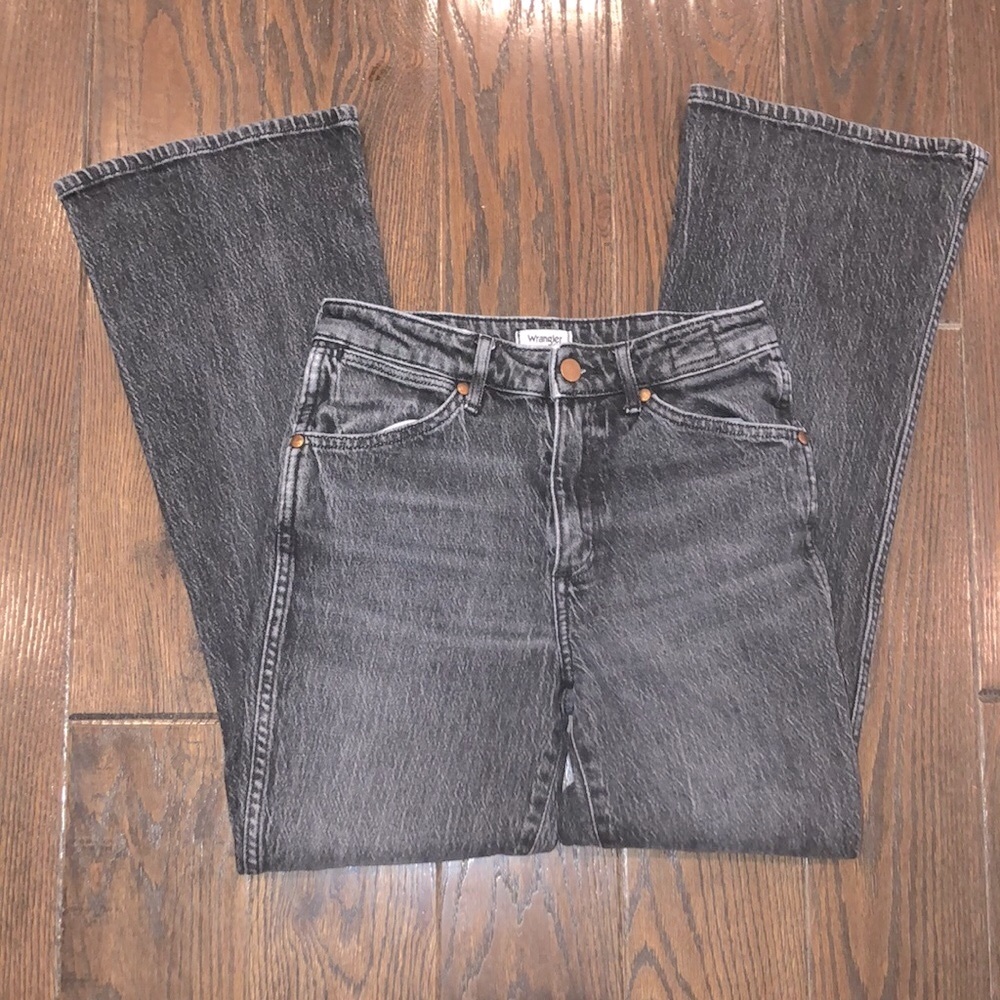 Wrangler high rise bootcut jeans in black grey wash size 26